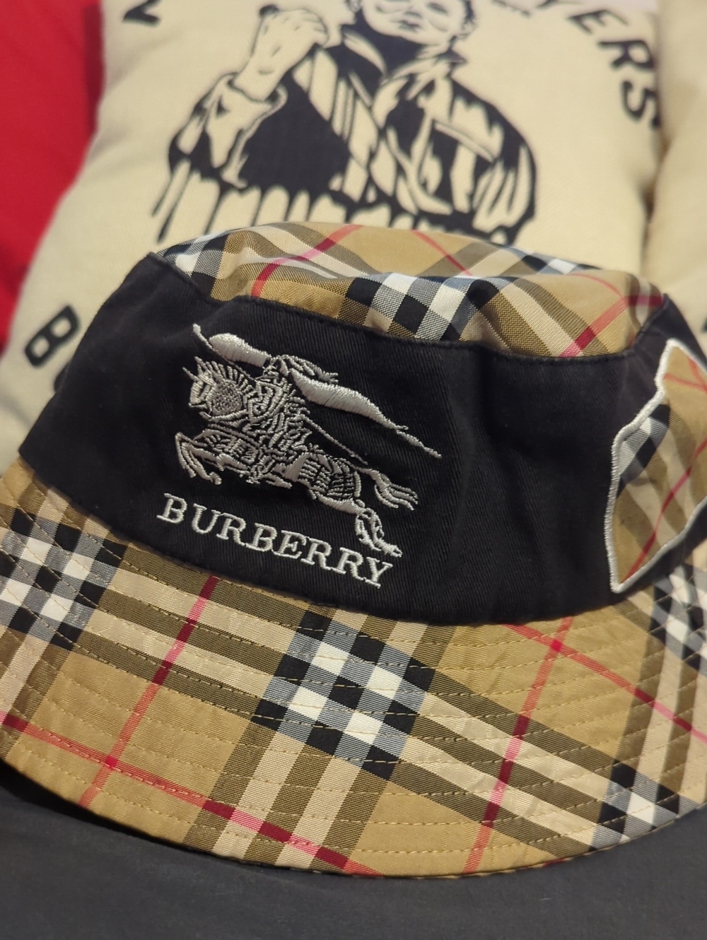 Authentic Burberry Nova Check Plaid Bucket Hat Unisex - Picture 2 of 4